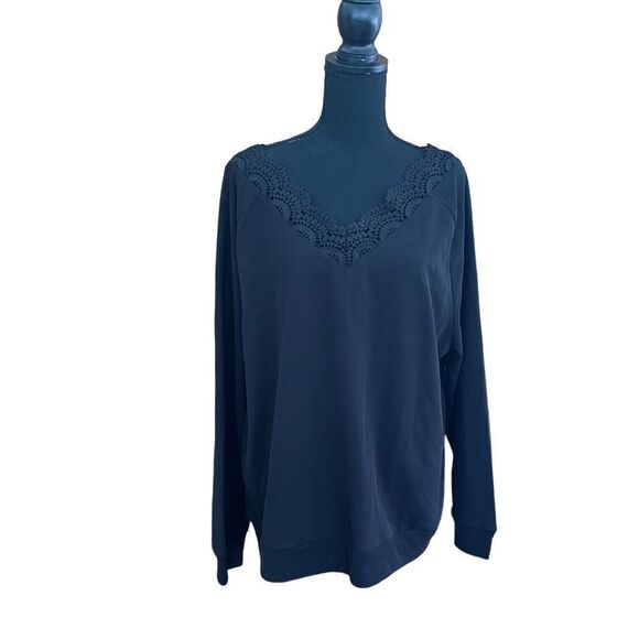 New with tags Kiss & Tell black v neck top with black crochet lace accents sz 2X - Picture 7 of 10